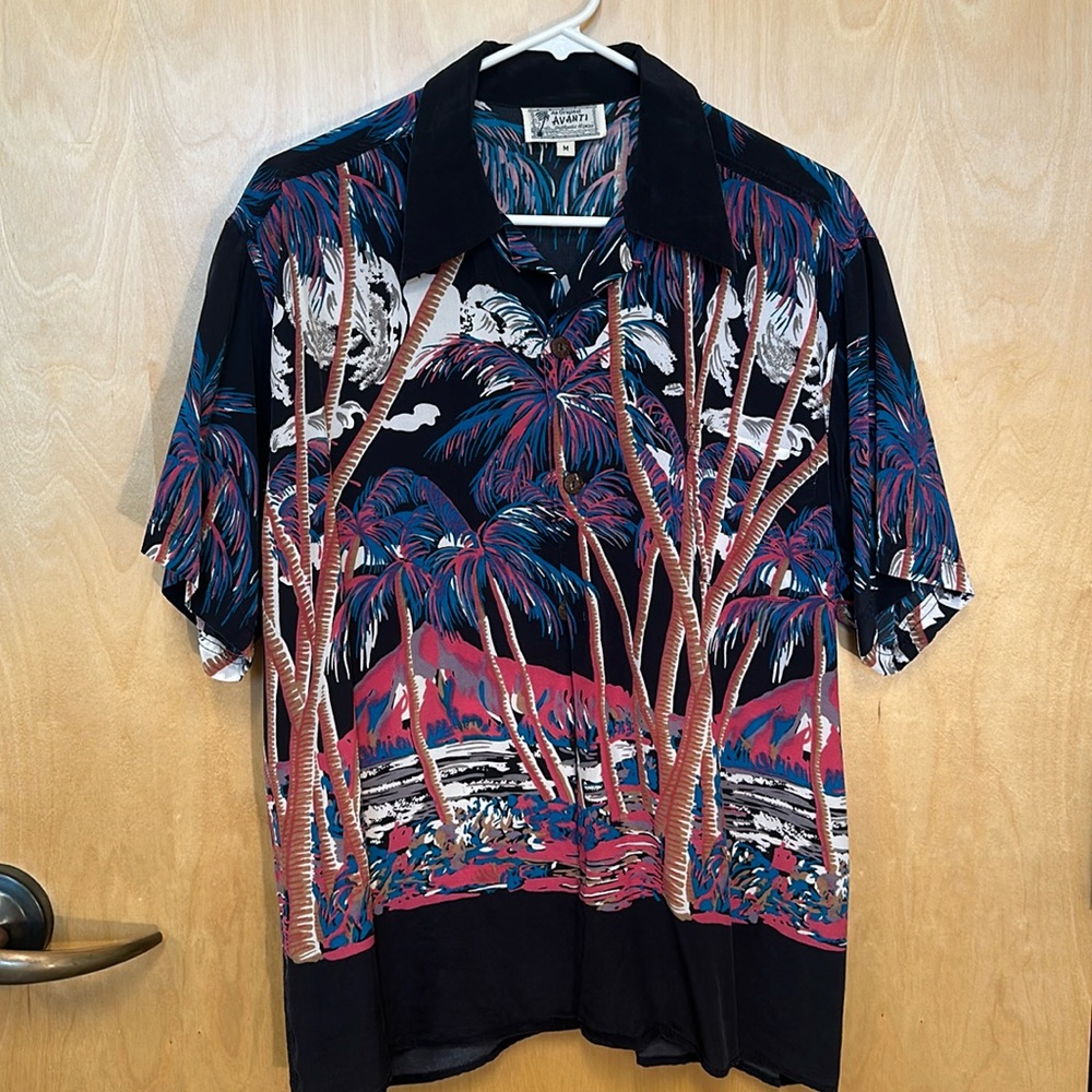 Avanti Coconut Palms over Diamond Head Aloha shirt.